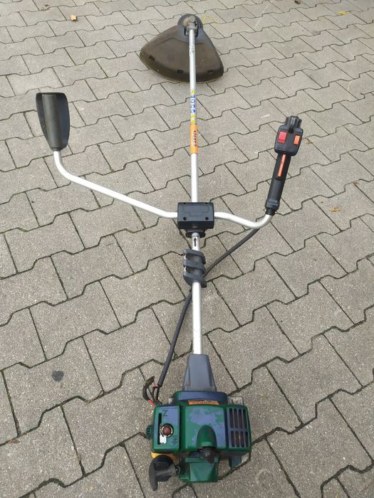 kosa spalinowa. Części