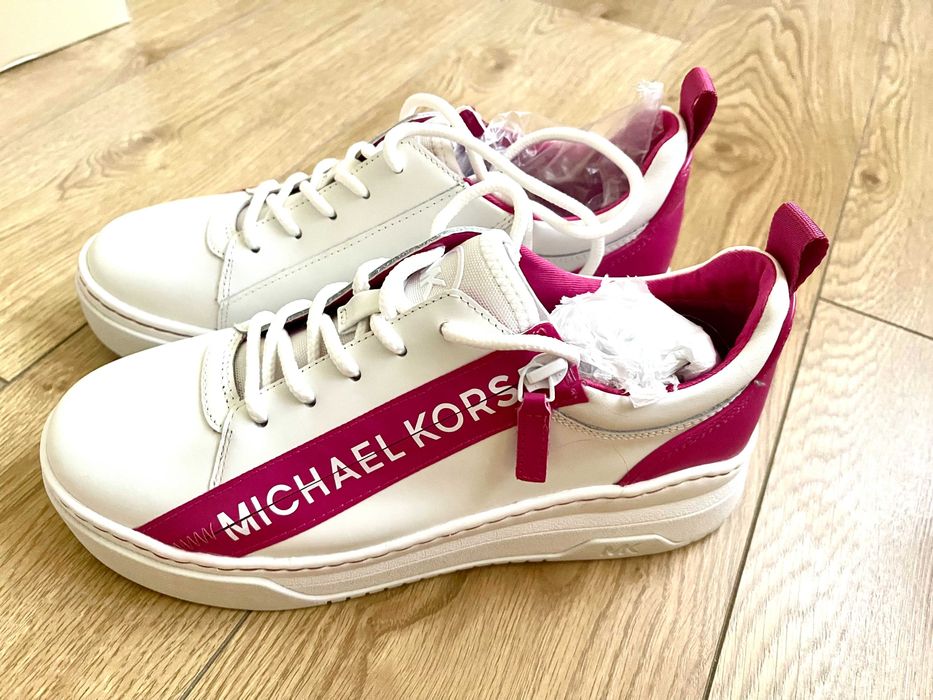 Нові оригінальні кросівки Michael Kors