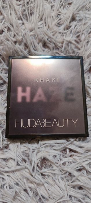 Paletka cieni Huda Beauty KHAKI