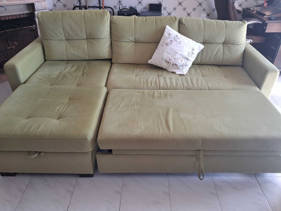 Sofá cama verde praticamente novo