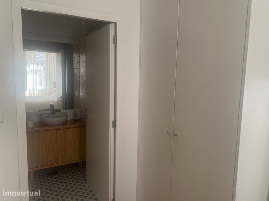 Apartamento T2, com jardim e garagem, no centro do Porto