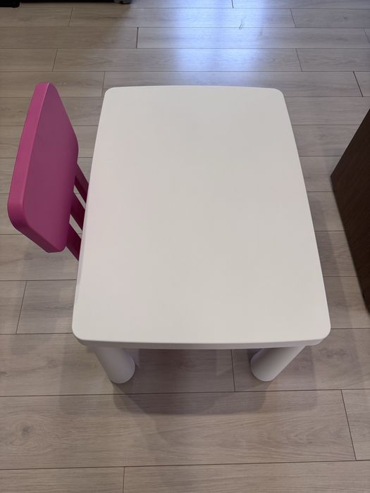 Стіл + стілец Ikea MAMMUT( столик)