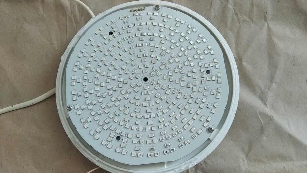 Прожектор светодиодный для бассейна