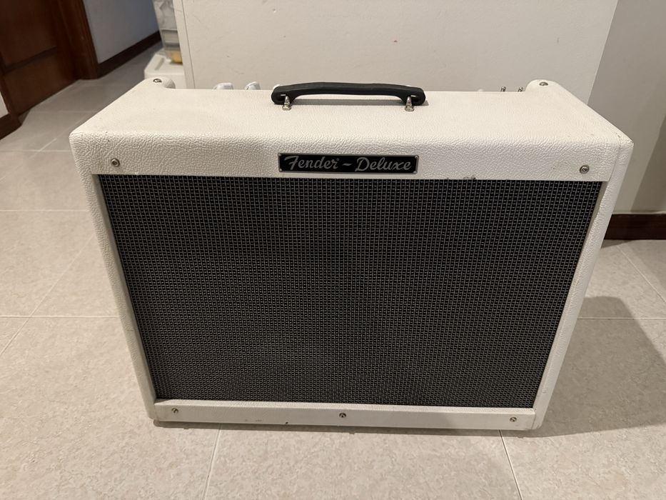 Vendo Fender Hot Rod Deluxe white lightnning limited edition