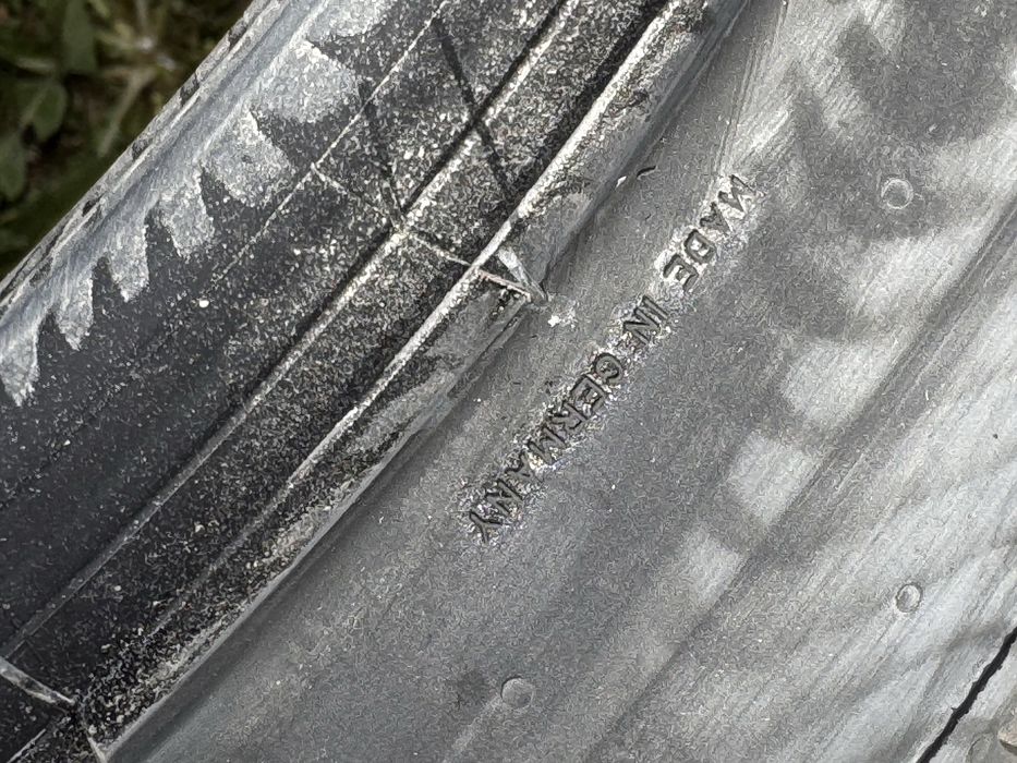 295/35/21  шини pirelli