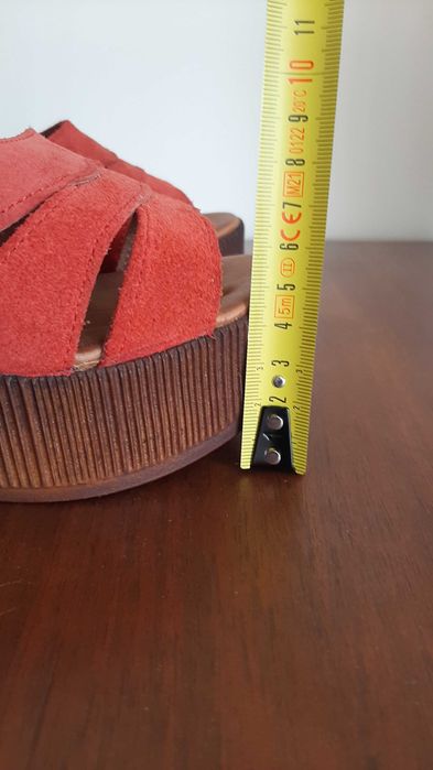 COMO NOVAS Sandálias compensadas pele/camurça encarnadas/vermelhas 36