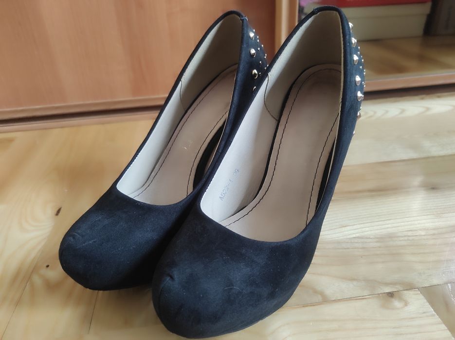 Buty na obcasie/platformie rozm. 39