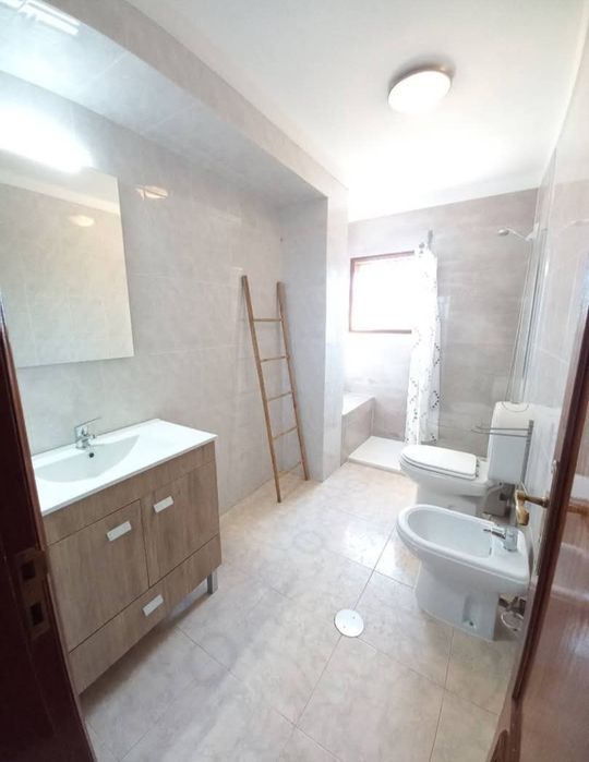 Quarto mobilado junto à estação de metro Castêlo da Maia e a 800 metros da UMAIA