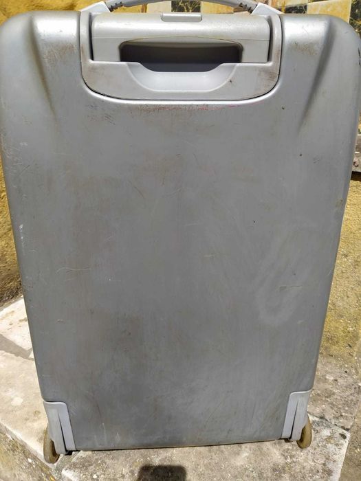 Mala de viagem- Plástico