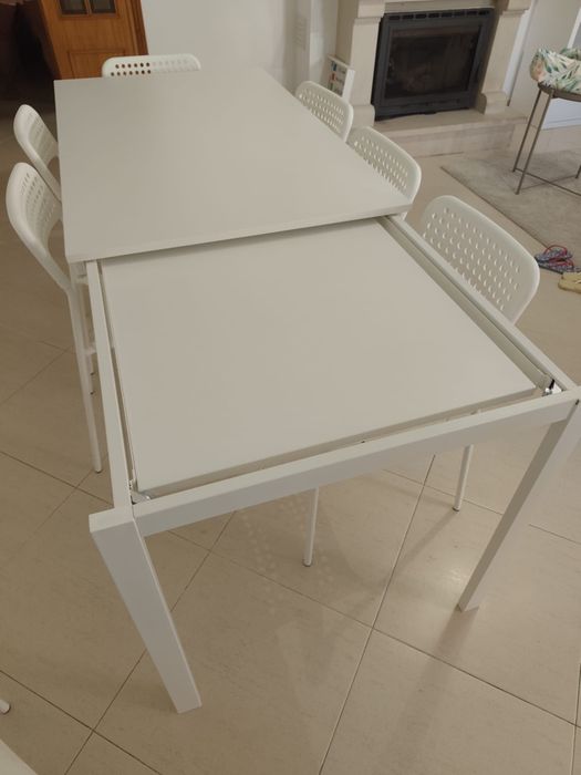 Mesa Extensível Ikea VIHALS Branca com 8 cadeiras
