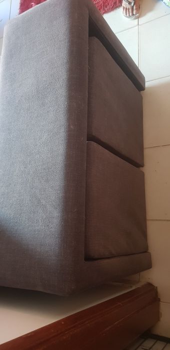 Sofa chaise long cinzento