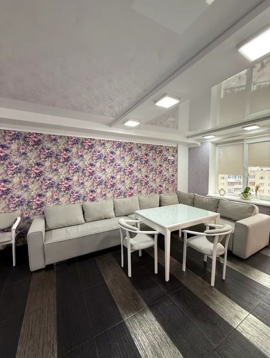 Продам 4кімнатну квартиру 175кв.м.Центр. Власник