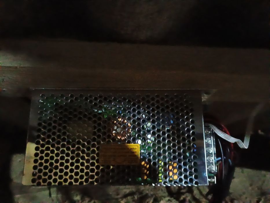 Ups для  wifi.Для интернета на два выхода и зарядка акб от авто