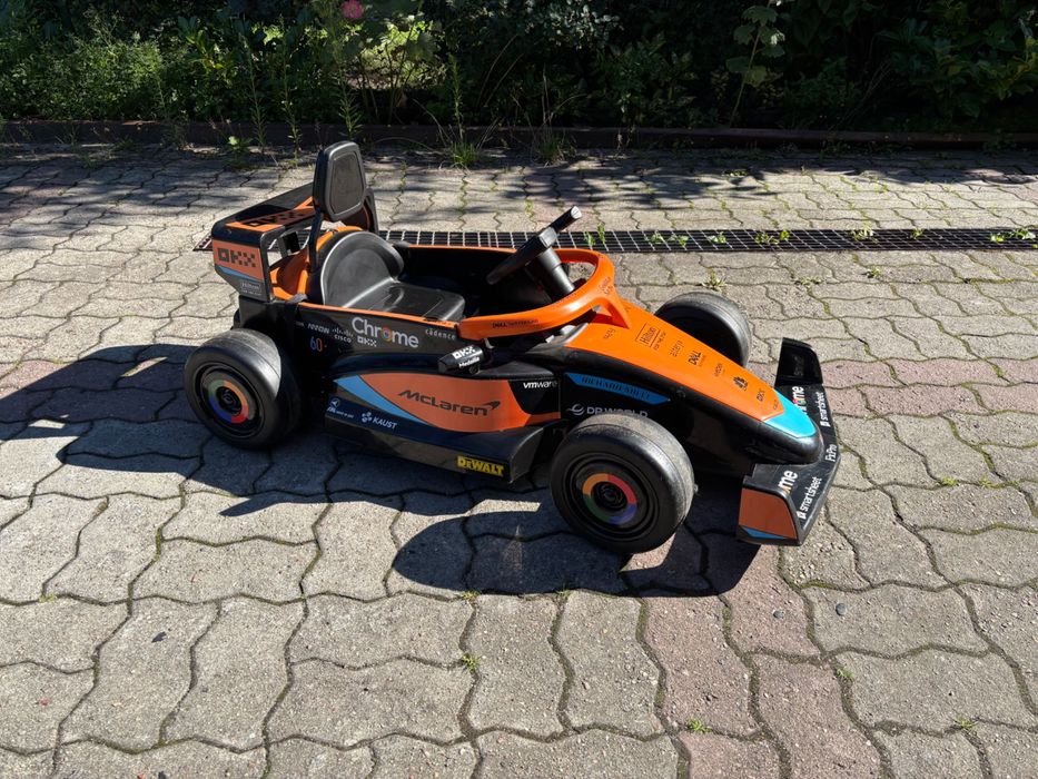 Bolid auto na akumulator dla dzieci