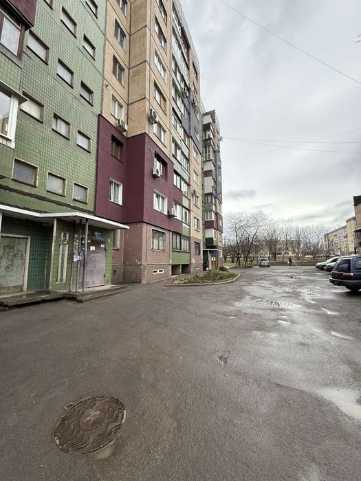 Продається 3 кімнатна квартира на Східному -1