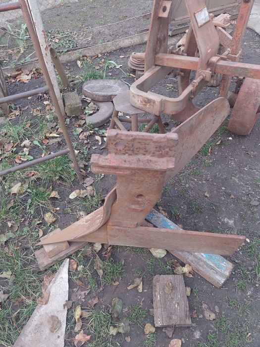 Продам плуг до трахтора