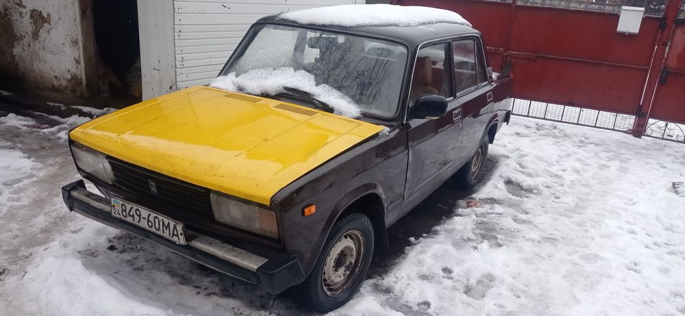 Продам ваз 2105.