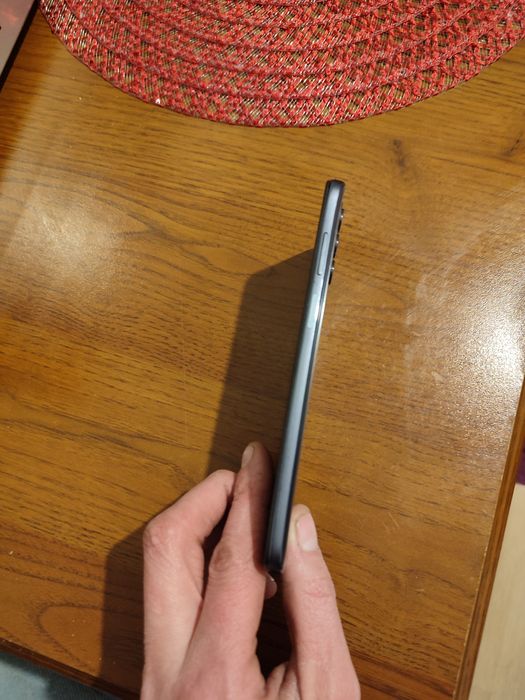 Продам телефон Motorola G82 6/128