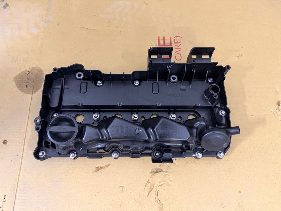 32213460Кришка клапанiв VOLVO S60 II V40 V60 I XC60 I 2.0D