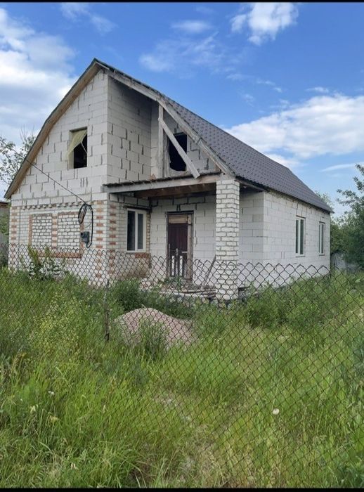 Будинок Соколовський масив без внутрішніх робіт  96 кв.м 4 кімнати два поверхи світло