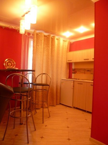 Подобово 1к м. Салтівська та Студентська (Героїв Праці, ДАФІ)