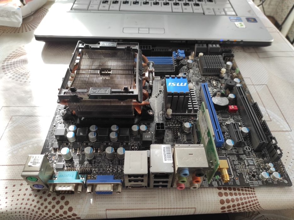 Продам Материнську плату MSI 880GM-E41