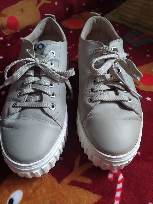 Używane buty na koturnie rozmiar 38 firmy rko