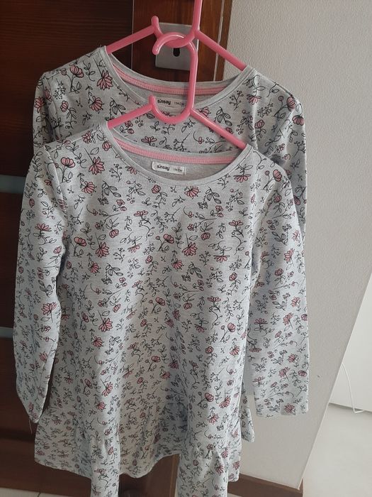 Sukienki dresowe Sinsay 134 Bliźniaczki, dla bliźniaczek