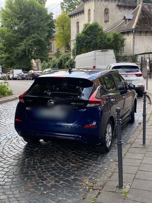 Продам Nissan Leaf 2018