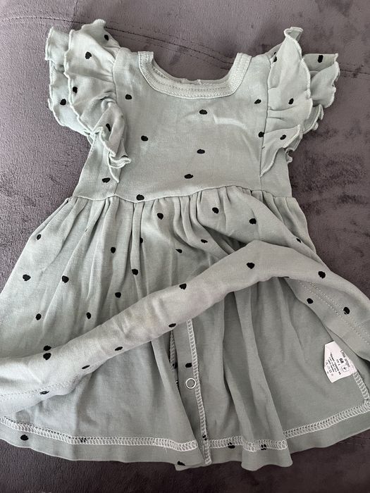 Продам сукні для дівчинки різного віку.