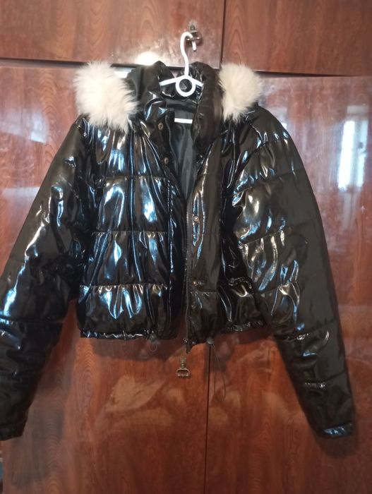 Продам пуховик Prettylittlething