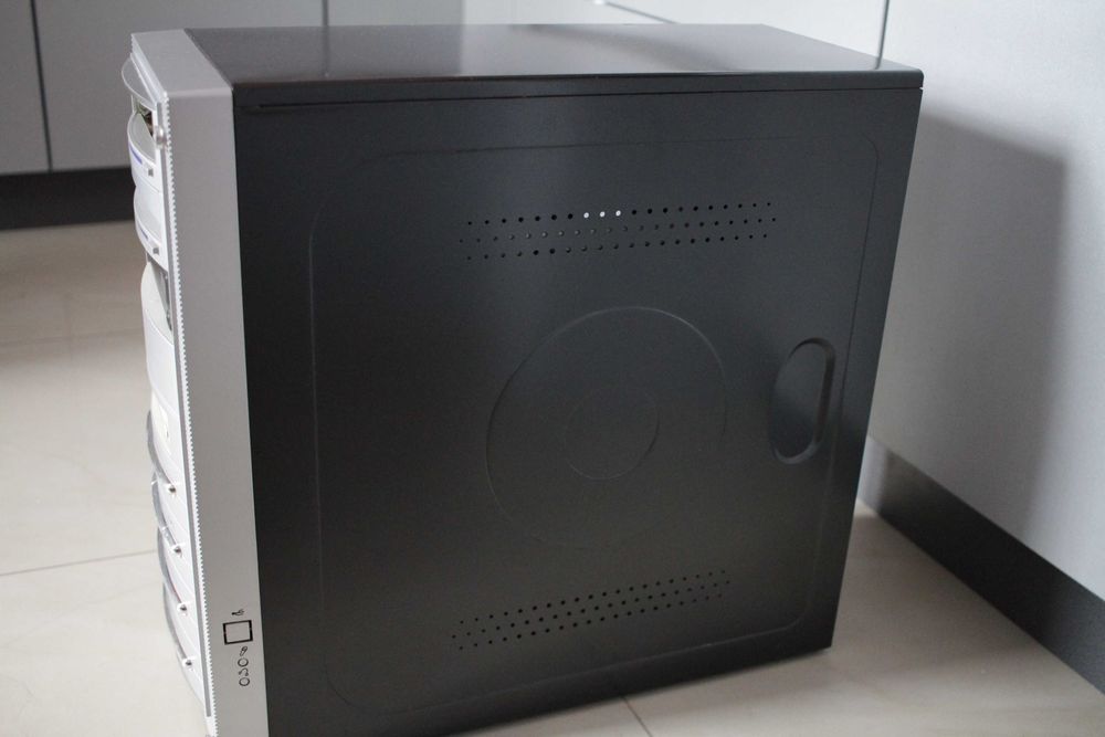 Zestaw komplet komputer monitor klawiatura 3 głośniki 5 elem