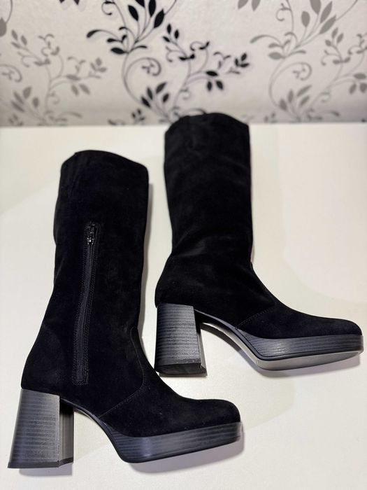 Чоботи жіночі замшеві BullBoxer, 40р