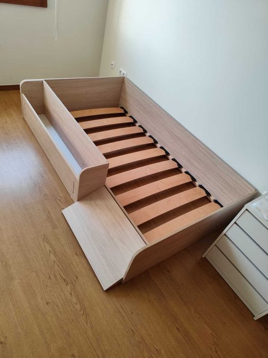 Cama Montessori italiana, criança NOVA, 190x90 - montada, nunca usada