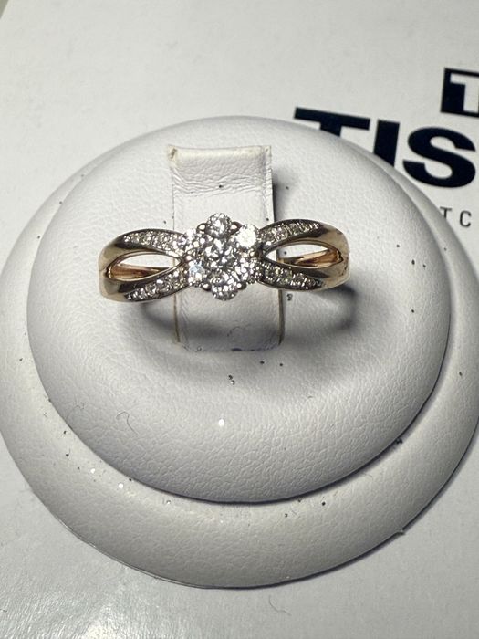 Каблучка з діамантами проба 585