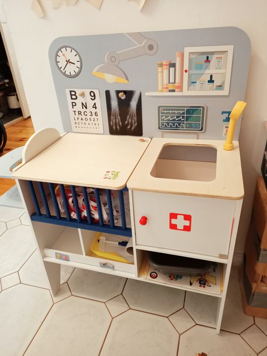 Klinika dla dzieci weterynarz drewniana