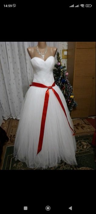 Біле весільне плаття,сукня