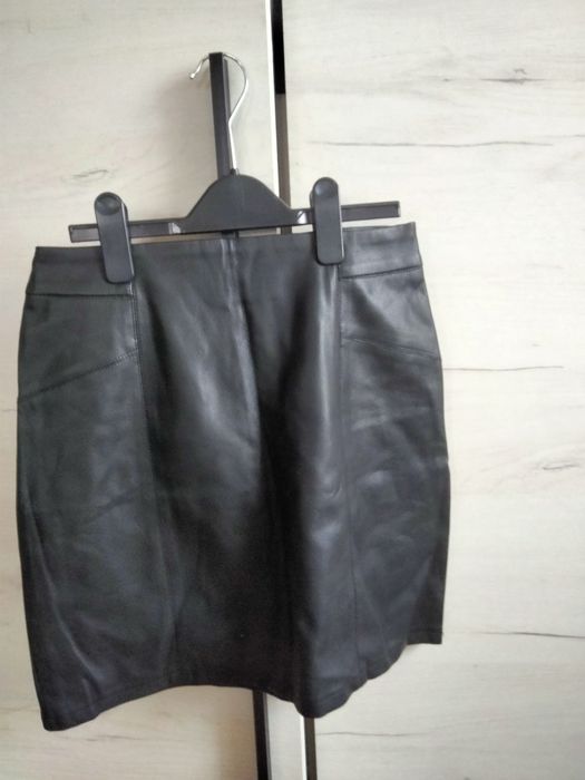Продам спідницю з єко- шкіри  Розмір С
