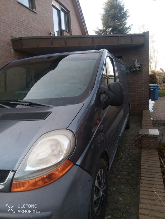 Renault trafic  II 2,5 dci 2004 rok