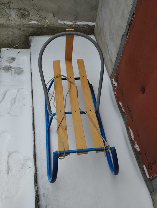 Продам санки со спинкой
