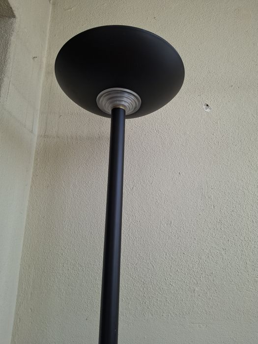 Vendo candeeiro de pe. Alto