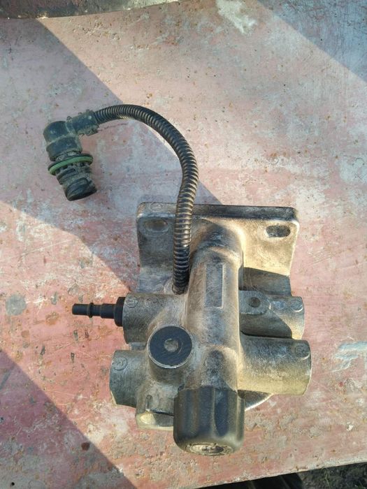 Кран подкачки топливнава фильтра Scania