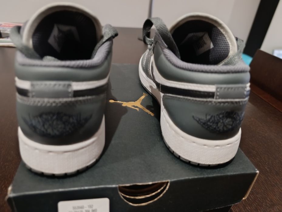 Air Jordan 1 Low (GS) "Shadow / Iron Grey" – Tamanho 36 (Original)