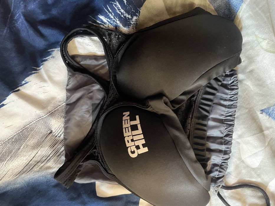 Женский нагрудник б/у