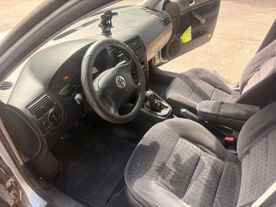 VW Golf 4 Variant Comfortline 1.9 TDI 100cv | 2001 | 290.000 km | Prata