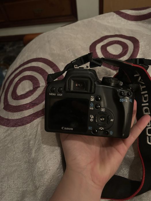 Maquina fotografica canon EOS 1000D