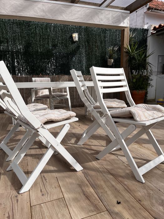 Mesa de jardim e 5 cadeiras