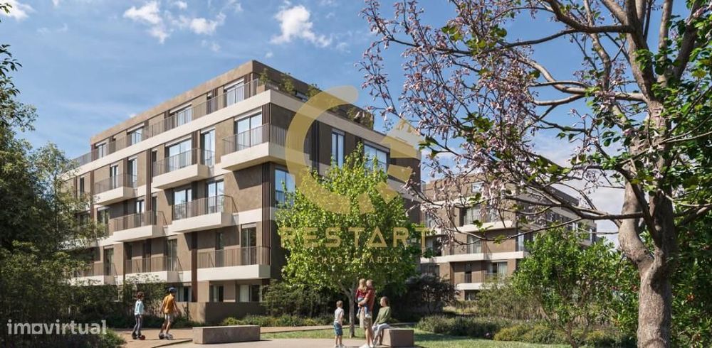 APT T3 condomínio privado, piscina, último piso, varandas, 2 lugares e