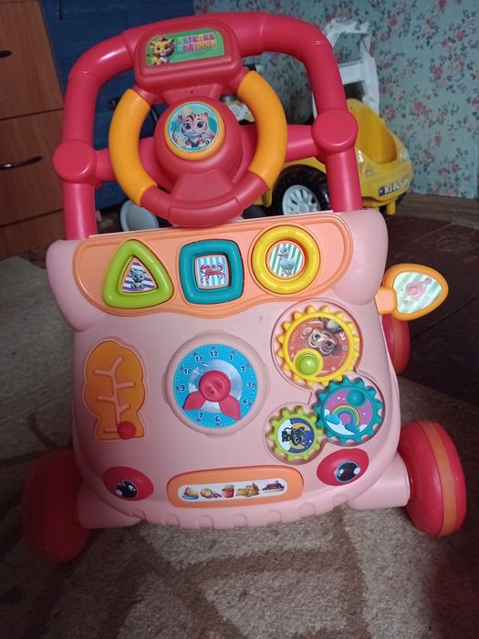 Ходунки-каталка.