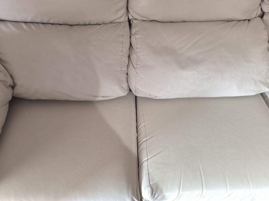 Vendo Sofá branco em Napa